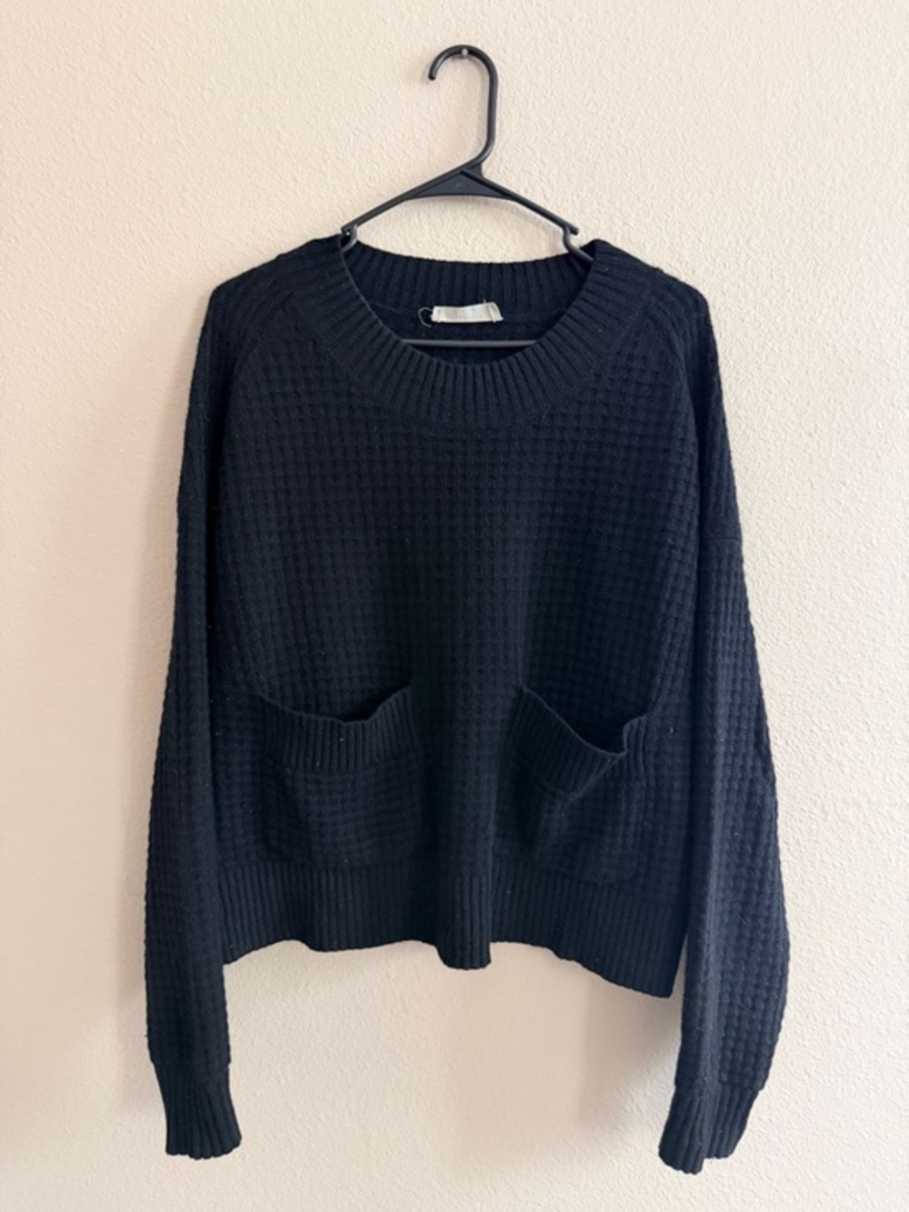 Everlane ReCashmere Belgian Waffle Pocket Pullover in Black